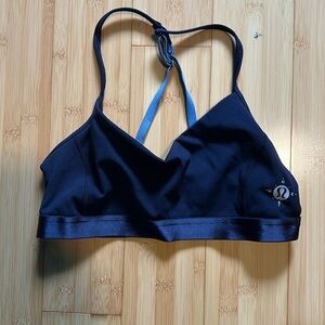 Lululemon SE Wanderlust Light support sports bra size 4